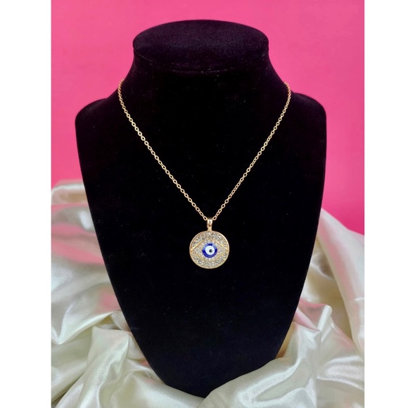 Evil Eye Circle Pedant Necklace - Picture 2 of 2